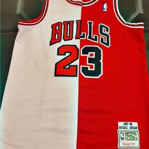 Jordan jersey Mitchell & Ness Bulls Red and White Jersey